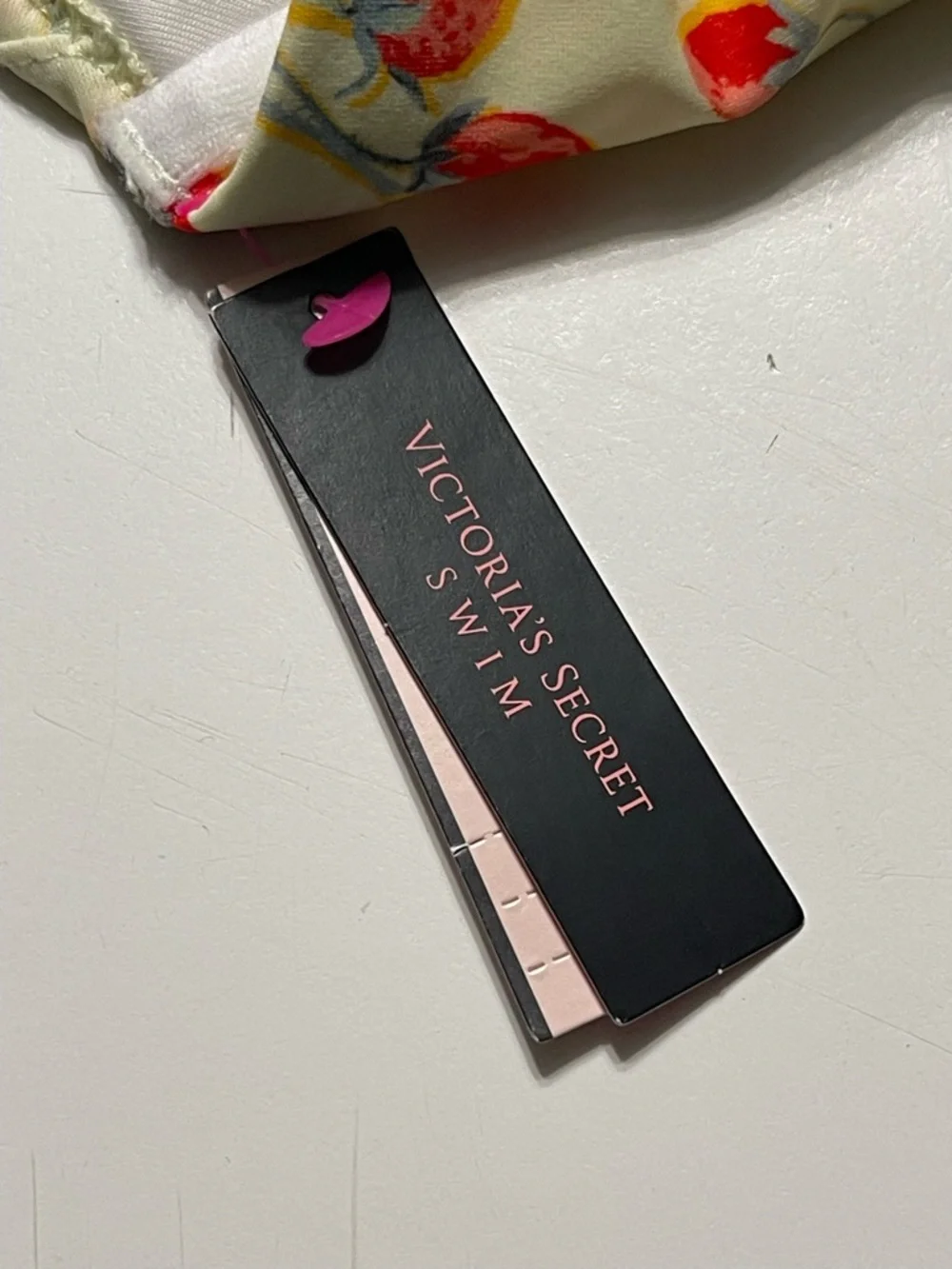 Victoria's Secret NWT 36DD Strawberry Floral Underwire Balconette Bikini Top - Picture 8 of 10